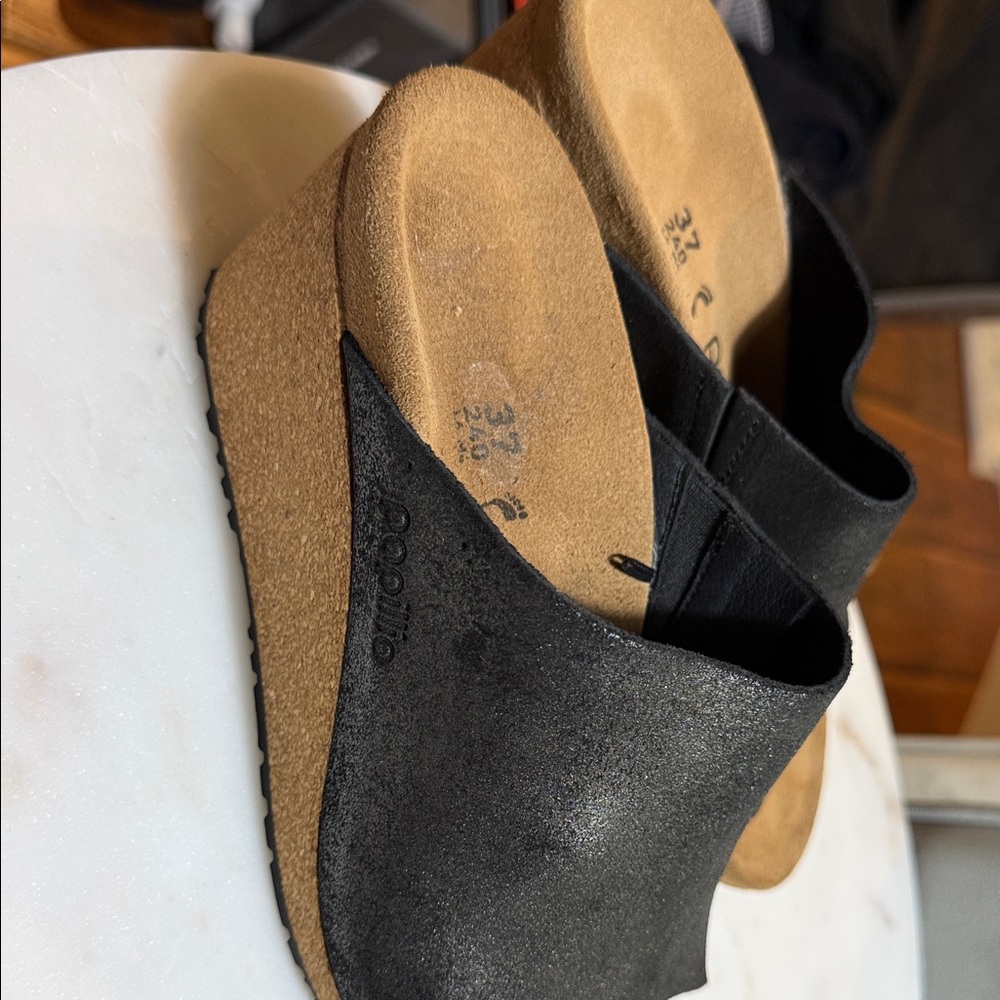 Birkenstock Black and Tan Mules - Picture 4 of 5